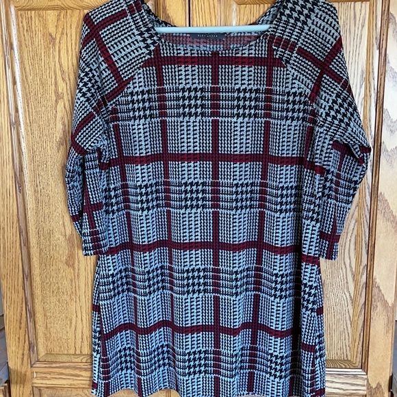 Suzy Shier ladies adorable long top🔥🔥 - Picture 1 of 2